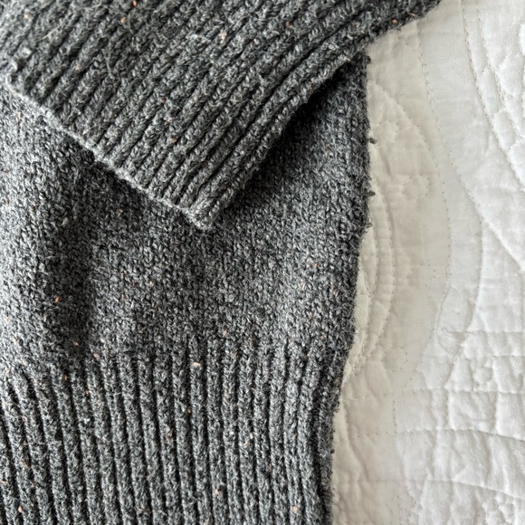 Gray and White Patterned Sweater - Picture 9 of 11